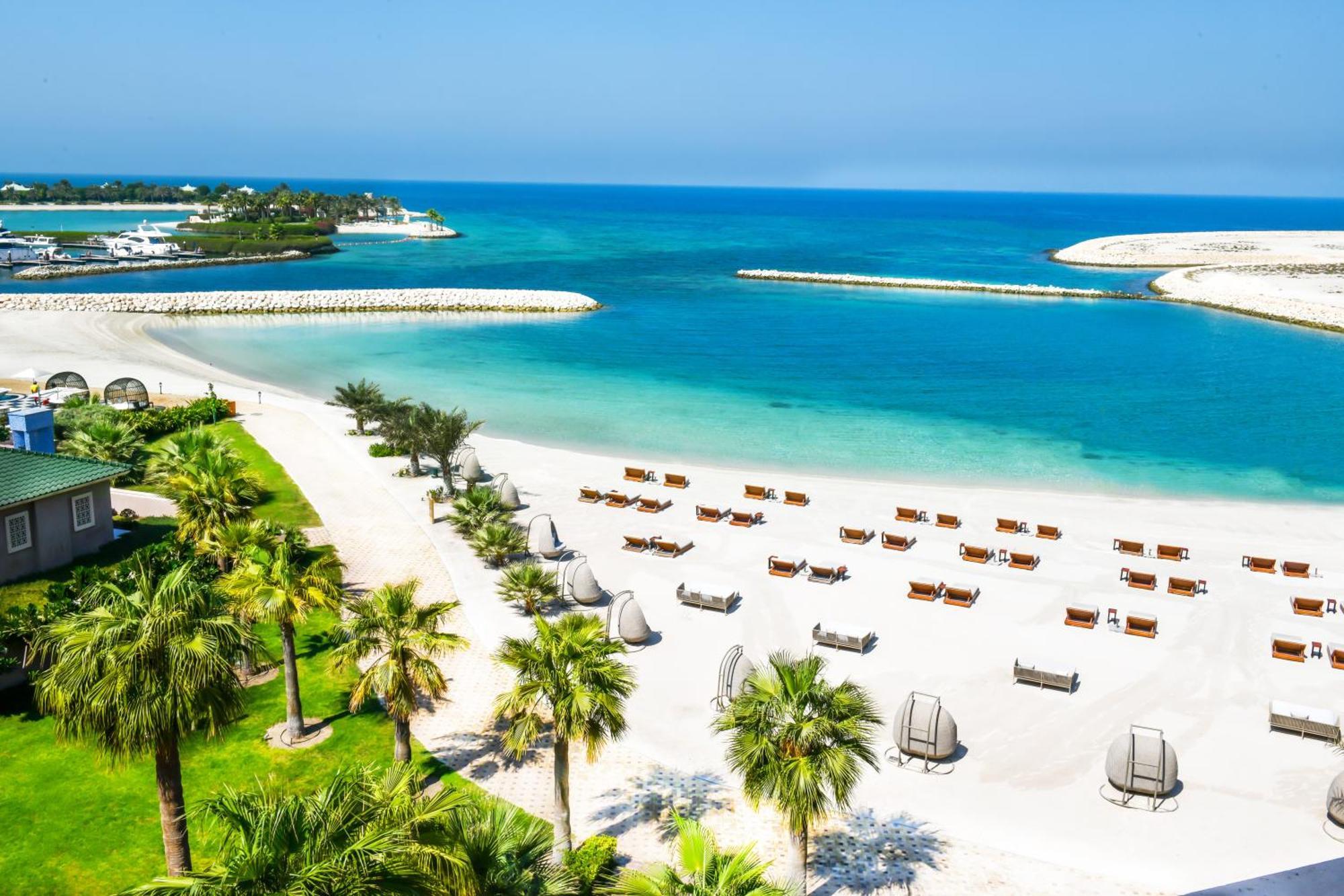 Royal Saray Resort Manama Room photo Beach at Jumeirah Beach Hotel