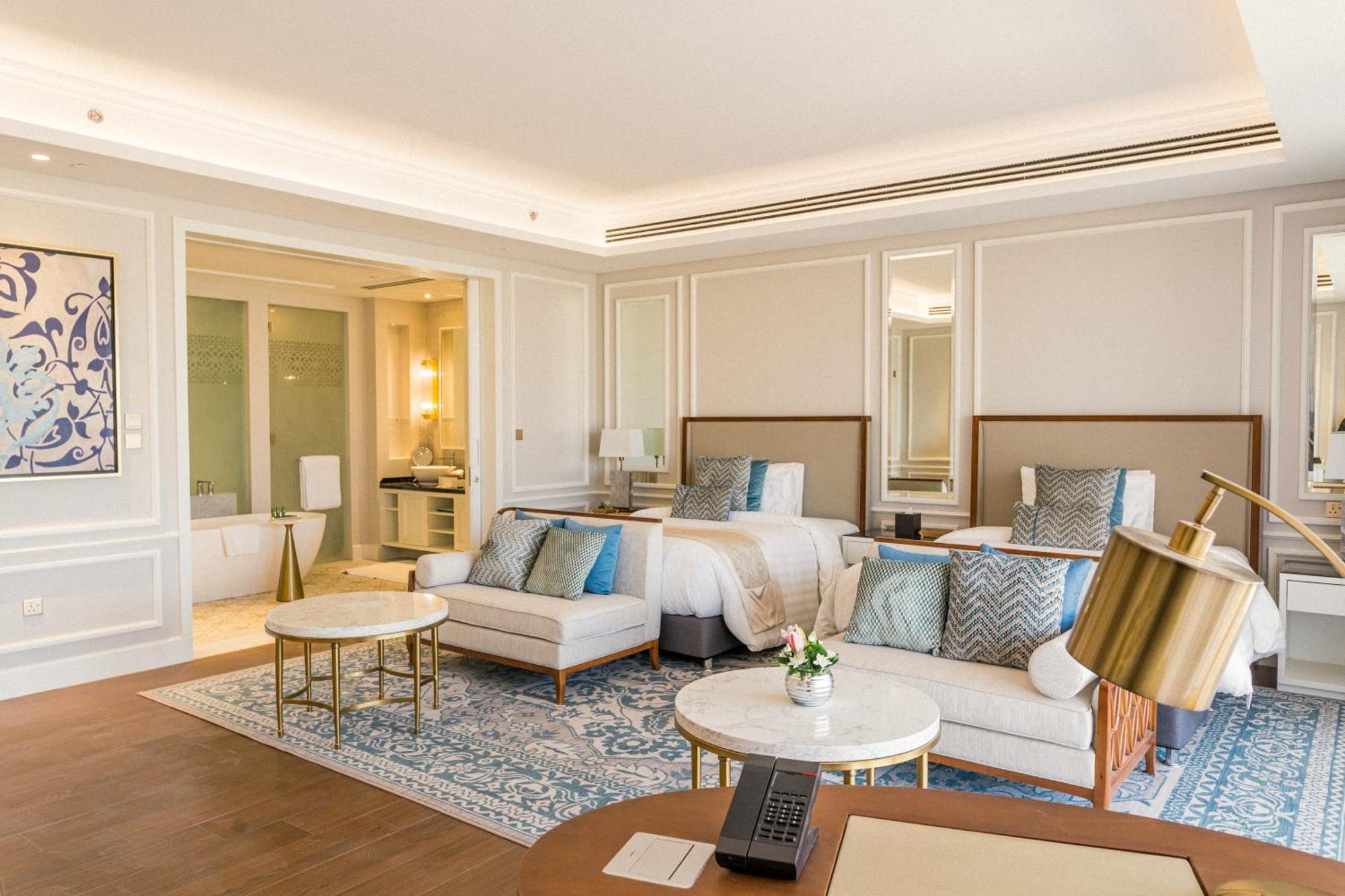 Royal Saray Resort Manama Exterior photo A suite at the hotel
