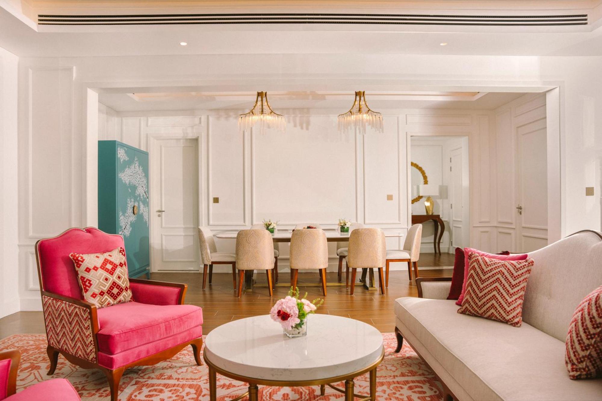 Royal Saray Resort Manama Exterior photo A living room at the Taj Mahal Palace