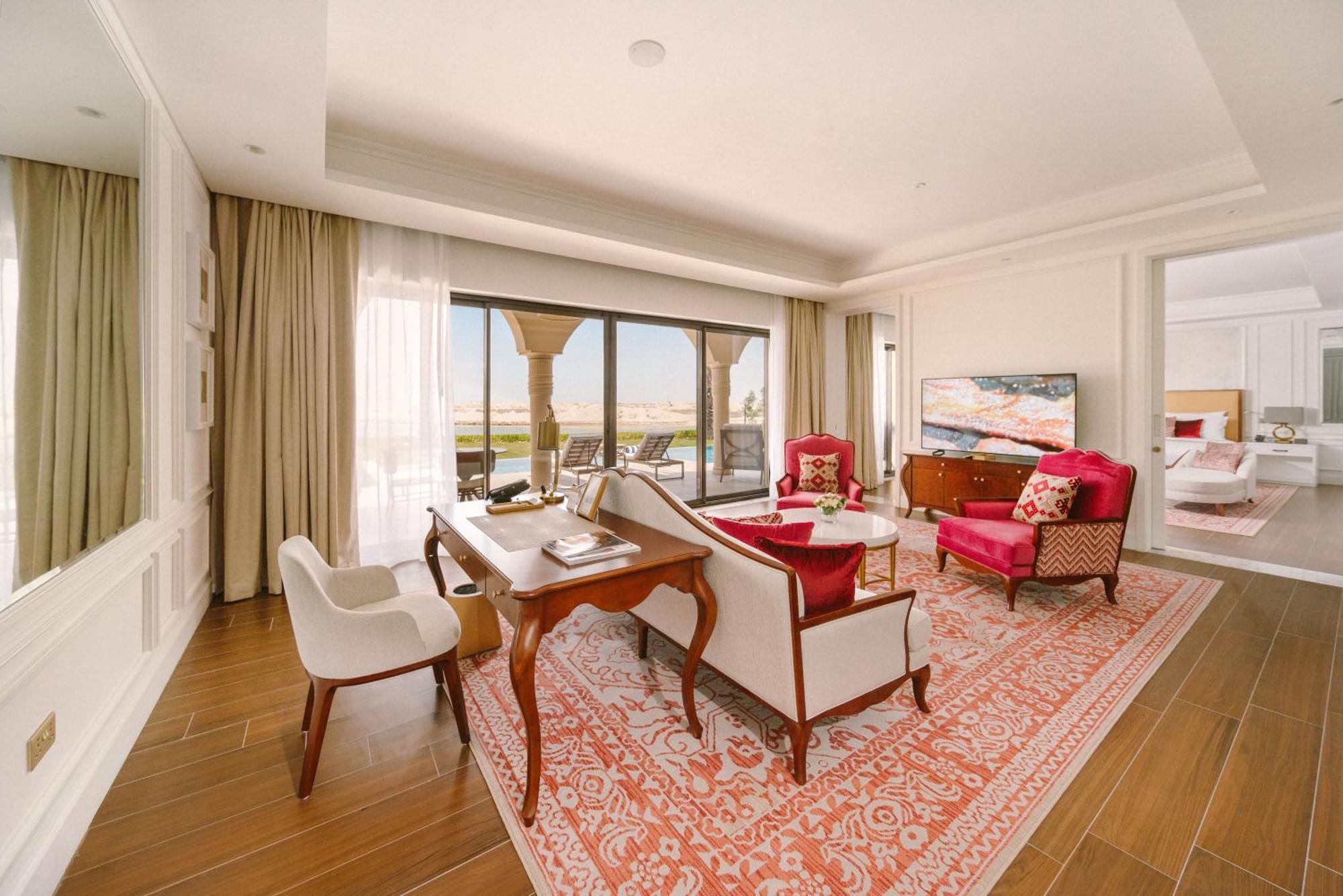 Royal Saray Resort Manama Exterior photo A suite at the hotel