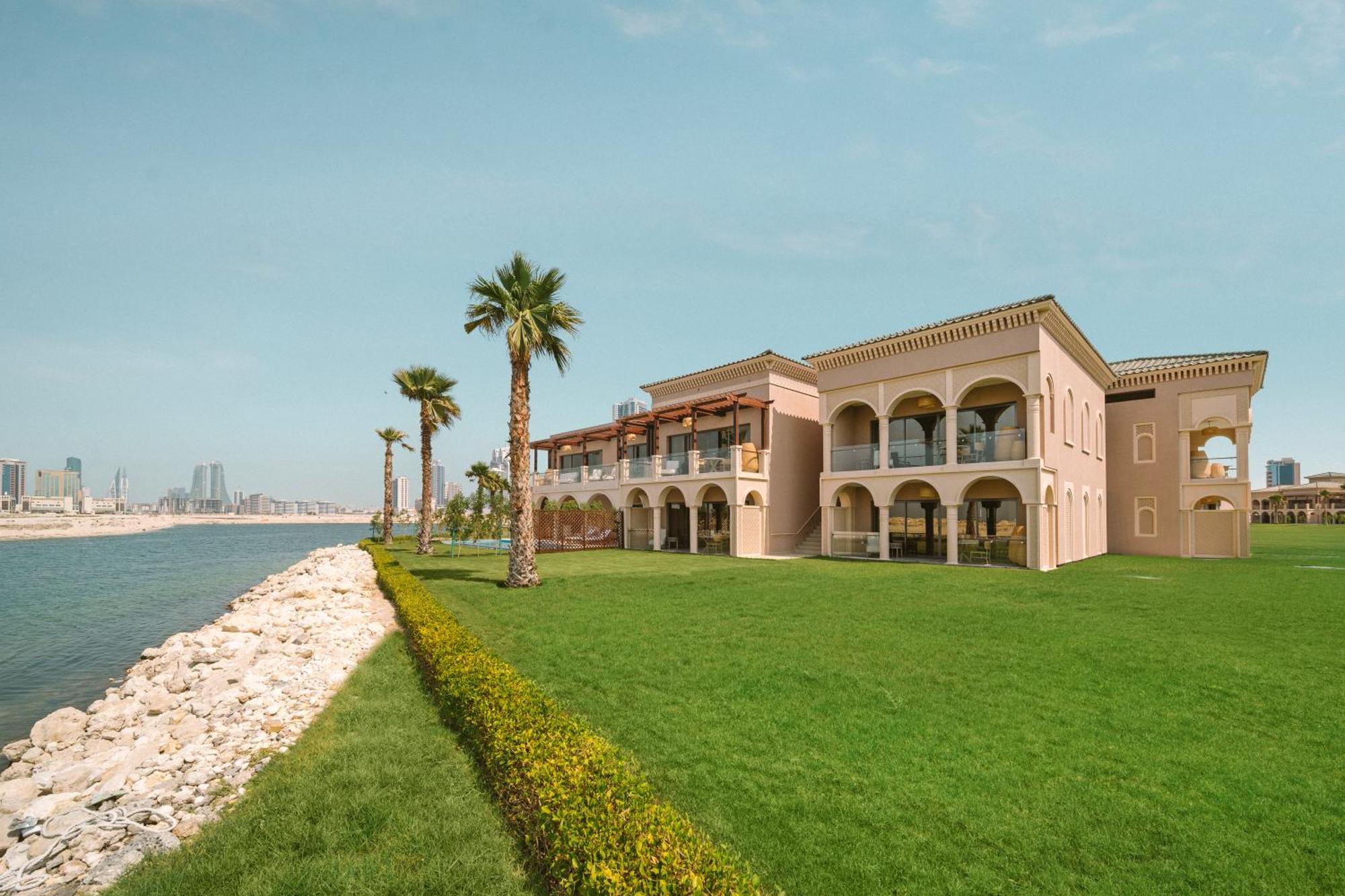 Royal Saray Resort Manama Exterior photo A villa in Al Reef