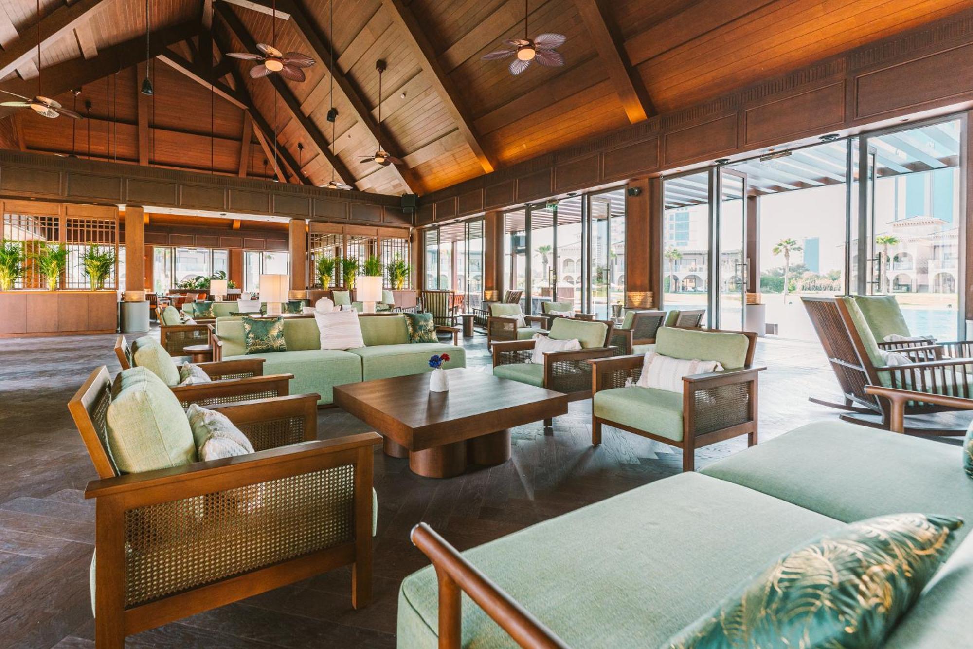 Royal Saray Resort Manama Exterior photo The interior of the lounge