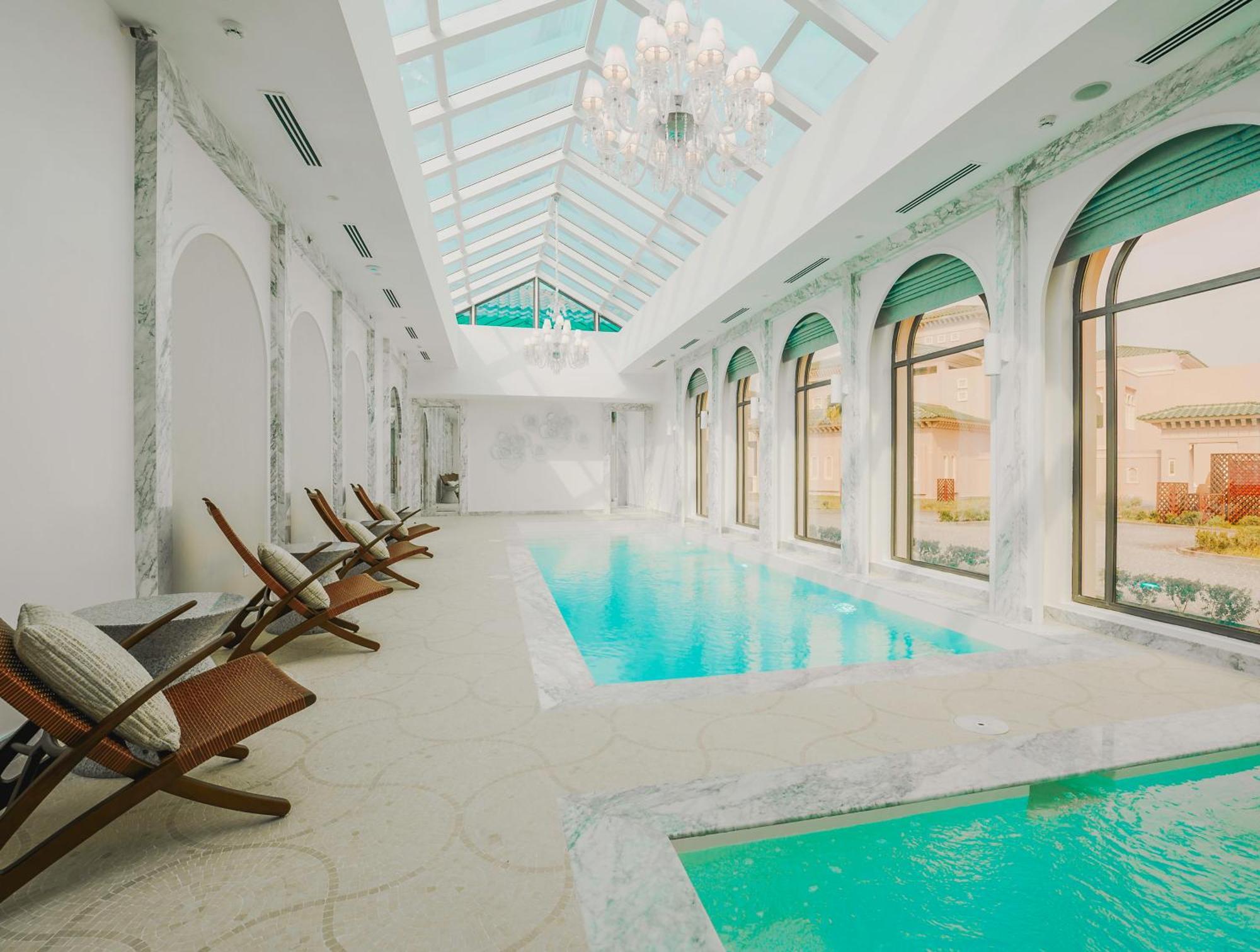 Royal Saray Resort Manama Exterior photo